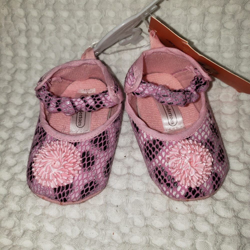 New Tender toes infant shoes size 2